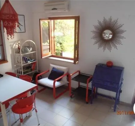 Casa Indipendente Praialonga לה קסטלה