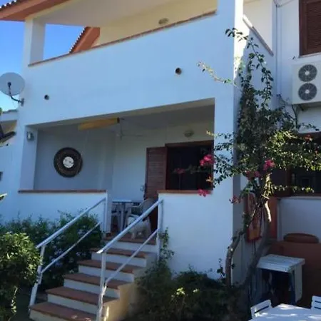 Casa Indipendente Praialonga בית נופש לה קסטלה